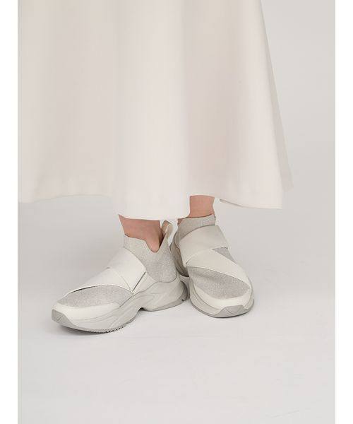 emmi(エミ)の「【限定カラー】emmiロゴフーディーワンピース(ワンピース・レディース・グレイッシュベージュ/ブラック/オリーブ・1/0)」の19枚目の写真