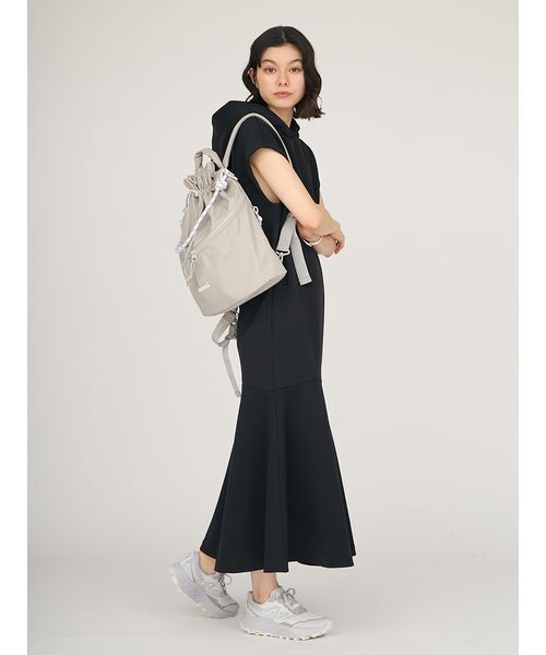 emmi(エミ)の「【限定カラー】emmiロゴフーディーワンピース(ワンピース・レディース・グレイッシュベージュ/ブラック/オリーブ・1/0)」の21枚目の写真