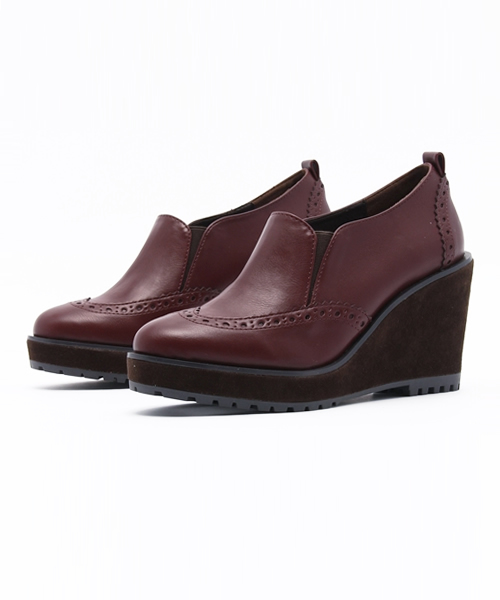 Heather(ヘザー)の「ウイングチップブーティー 707844(ブーティ・レディース・レッド系その他/ブラック・LARGE/MEDIUM)」の2枚目の写真