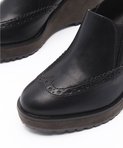 Heather(ヘザー)の「ウイングチップブーティー 707844(ブーティ・レディース・レッド系その他/ブラック・LARGE/MEDIUM)」の6枚目の写真