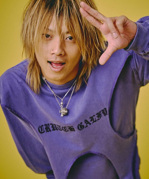 GALFY（ガルフィー）の「【GALFY/ガルフィー】穴の向こうにわんちゃんロンTee（Tシャツ/カットソー・メンズ・パープル/レッド/スミクロ・XL/L/M）」の2枚目の写真