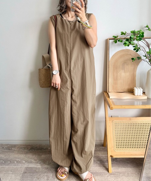 AMELY（エミリー）の「前後2WAY撥水orデニムサロペット（サロペット/オーバーオール・レディース・ブルー系1/モカ/ブラック/ブルー系2/チャコール/カーキ・C/L/M）」の4枚目の写真