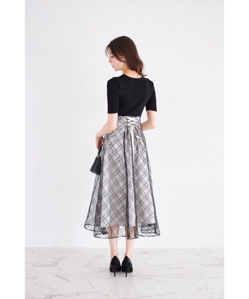 tocco closet(トッコ クローゼット)の「リブニット×スパンコールシアーチェックバックレースアップドッキングワンピース(ワンピース・レディース・オフホワイト/ブラック・M)」の4枚目の写真