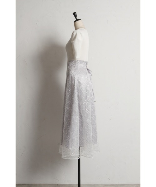 tocco closet(トッコ クローゼット)の「リブニット×スパンコールシアーチェックバックレースアップドッキングワンピース(ワンピース・レディース・オフホワイト/ブラック・M)」の16枚目の写真