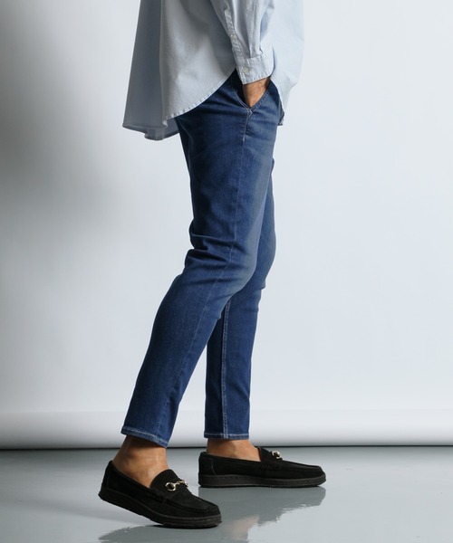 The DUFFER of ST.GEORGE(ザダファーオブセントジョージ)の「FREE FIT SUPER STRETCH "ISKO" DENIM:スーパーストレッチ ISKO(イスコ) デニム(デニムパンツ・メンズ・ライトインディゴブルー/ダークインディゴブルー/インディゴブルー・SMALL/X-LARGE/LARGE/MEDIUM)」の4枚目の写真