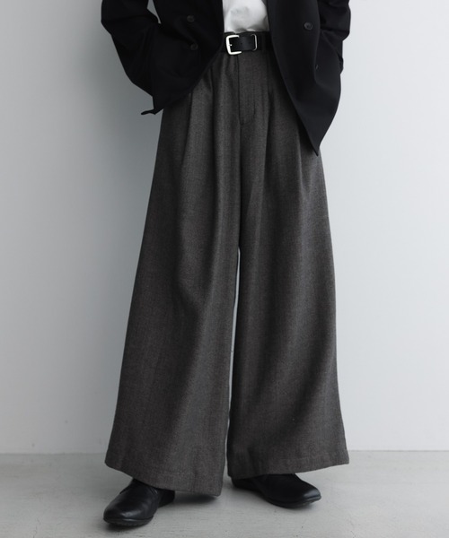 remer（リメール）の「loose herringbone buggy wide PT / ルーズヘリンボーンバギーワイドパンツ（その他パンツ・メンズ・ブラウン系その他/ブラック系その他・MEDIUM/SMALL/X-SMALL/LARGE）」の2枚目の写真