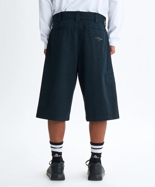 Quiksilver(クイックシルバー)の「CHINO WASH SHORT/クイックシルバーショートパンツ(チノパンツ・メンズ・ブラック/カーキ・X-LARGE/LARGE/MEDIUM)」の3枚目の写真