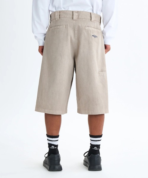 Quiksilver(クイックシルバー)の「CHINO WASH SHORT/クイックシルバーショートパンツ(チノパンツ・メンズ・ブラック/カーキ・X-LARGE/LARGE/MEDIUM)」の11枚目の写真