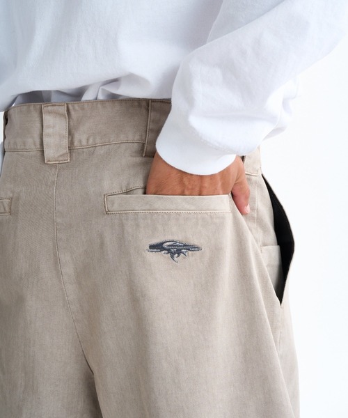 Quiksilver(クイックシルバー)の「CHINO WASH SHORT/クイックシルバーショートパンツ(チノパンツ・メンズ・ブラック/カーキ・X-LARGE/LARGE/MEDIUM)」の16枚目の写真