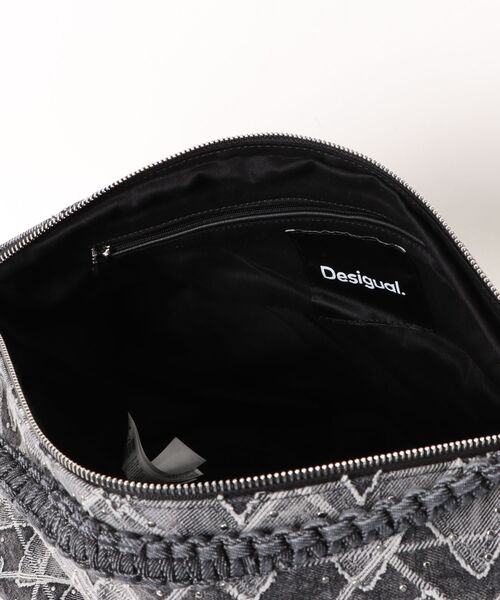 Desigual（デシグアル）の「Large Shoulder Bag with Jacquard Pattern/ジャカード柄ラージショルダーバッグ（ハンドバッグ・レディース・ブルー・FREE）」の4枚目の写真