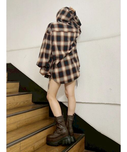 EVRIS（エヴリス）の「フードチェックオーバーサイズシャツ【セットアップ着用可能】（シャツ/ブラウス・レディース・ブラック/ブラウン・FREE）」の17枚目の写真