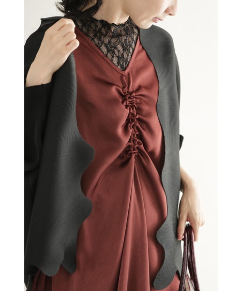 cawaii(カワイイ)の「絞って雰囲気を変えられるフロントシャーリングの艶ロングワンピース(ワンピース・レディース・ワインレッド・FREE)」の18枚目の写真
