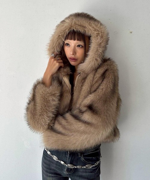 d.i.aの新品タグ付きアウター セール】フェイクファー ジップパーカー フーディ― ブルゾン（ブルゾン