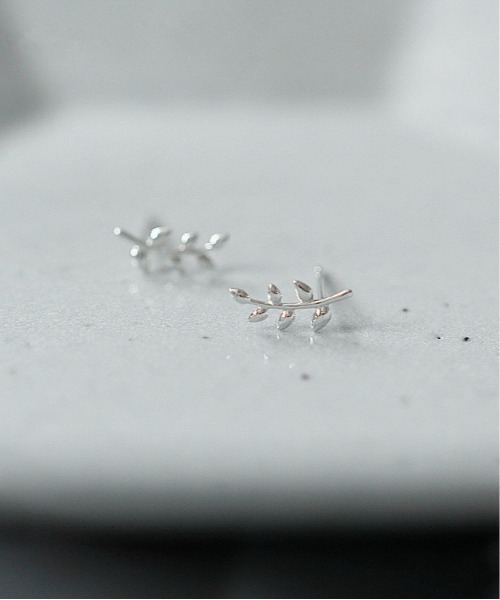 Burner(バーナー)の「【blatto 925silver】シルバー925 リーフモチーフ スタッドピアス esm-pierce-14-10【RBTS】(ピアス(両耳用)・レディース・シルバー/ゴールド・FREE)」の3枚目の写真
