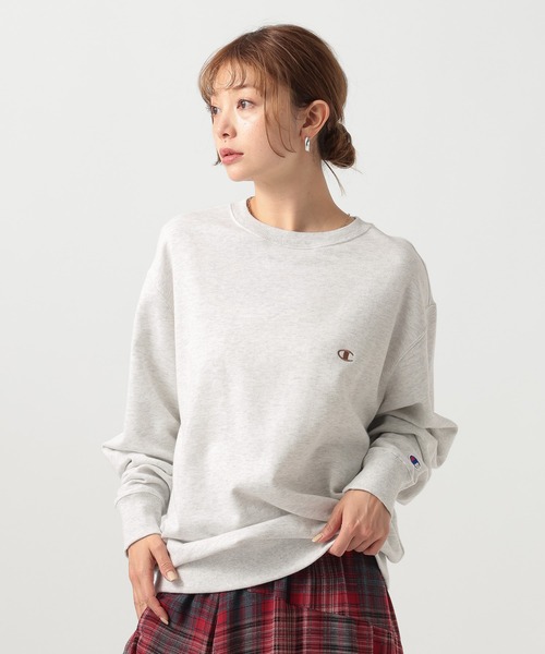 Champion(チャンピオン)の「【Champion(チャンピオン)】別注刺繍ロングスリーブスウェット(裏毛)(スウェット・レディース・オートミール/ネイビー/ライトグレー/レンガ・FREE)」の2枚目の写真