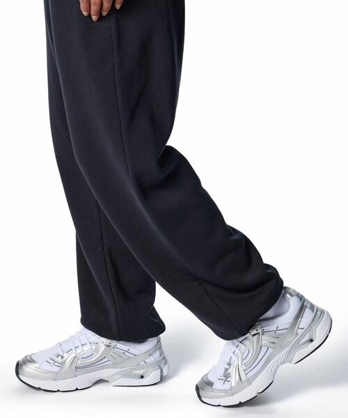 UNDER ARMOUR（アンダーアーマー）の「UAライバルフリース オーバーサイズド パンツ（トレーニング/レディース）（その他パンツ・レディース・ブラック・L/M/XL）」の3枚目の写真