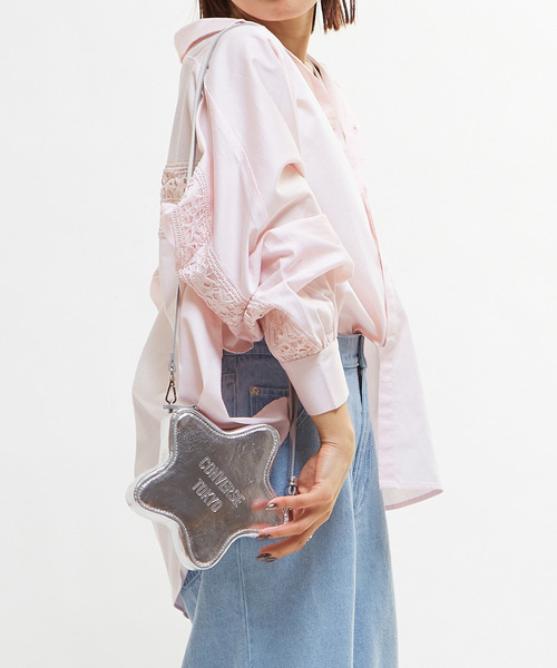 CONVERSE TOKYO（コンバーストウキョウ）の「STAR★ MINI SHOULDER BAG（ショルダーバッグ・レディース・ブラック/シルバー・FREE）」の3枚目の写真