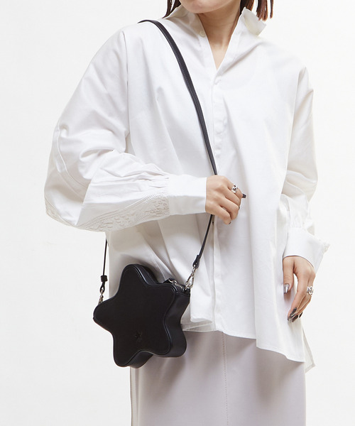 CONVERSE TOKYO（コンバーストウキョウ）の「STAR★ MINI SHOULDER BAG（ショルダーバッグ・レディース・ブラック/シルバー・FREE）」の5枚目の写真