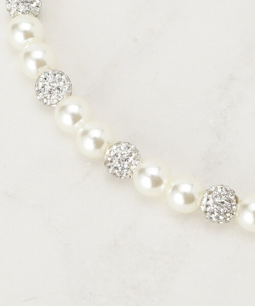 SHOO・LA・RUE（シューラルー）の「【セレモニー】パヴェ＆パール調ショートネックレス（ネックレス・レディース・ゴールド/ピンクゴールド/シルバー・00）」の6枚目の写真