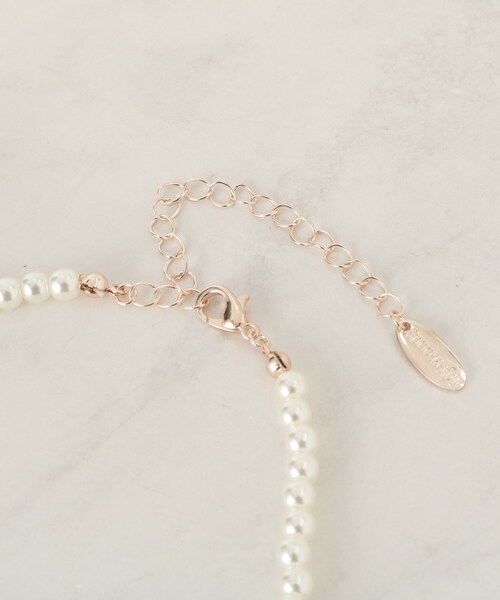 SHOO・LA・RUE（シューラルー）の「【セレモニー】パヴェ＆パール調ショートネックレス（ネックレス・レディース・ゴールド/ピンクゴールド/シルバー・00）」の7枚目の写真