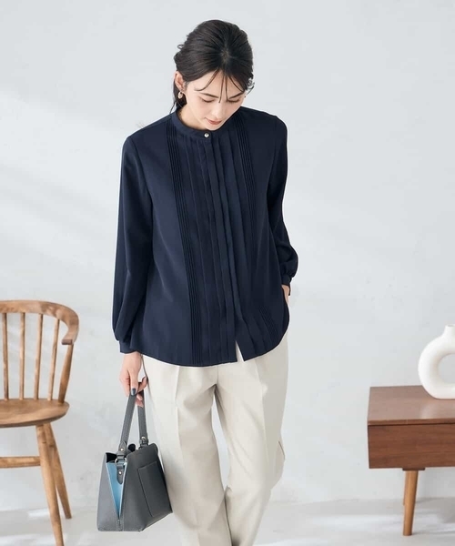 a.v.v(アーヴェヴェ)の「【洗える/WEB限定】ピンタックブラウス(シャツ/ブラウス・レディース・ホワイト/ネイビー/ダークインディゴブルー・42/40/36/38)」の11枚目の写真