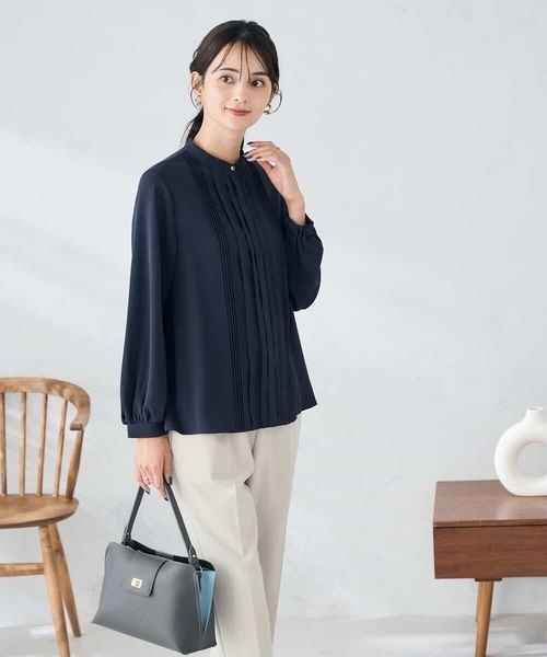 a.v.v(アーヴェヴェ)の「【洗える/WEB限定】ピンタックブラウス(シャツ/ブラウス・レディース・ホワイト/ネイビー/ダークインディゴブルー・42/40/36/38)」の12枚目の写真