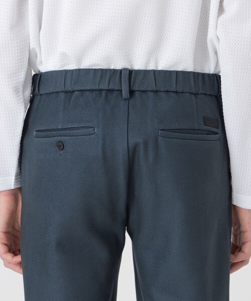 BLACK LABEL CRESTBRIDGE（ブラックレーベル・クレストブリッジ）の「【BLACK lab.】ライトウェイトダウンファブリックトラウザーズ（その他パンツ・メンズ・ブラック/ネイビー・S/L/M/XL）」の15枚目の写真