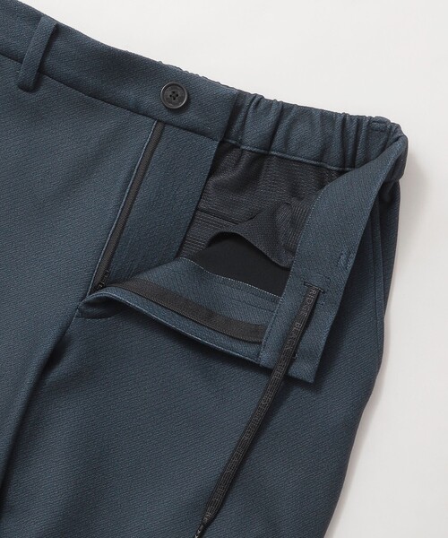 BLACK LABEL CRESTBRIDGE（ブラックレーベル・クレストブリッジ）の「【BLACK lab.】ライトウェイトダウンファブリックトラウザーズ（その他パンツ・メンズ・ブラック/ネイビー・S/L/M/XL）」の17枚目の写真