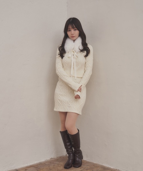 M DOLLY(エムドリー)の「fur tippet aurora knit set up/ファーティペットアウローラニットセットアップ(セットアップ・レディース・グレー/アイボリー・FREE)」の7枚目の写真