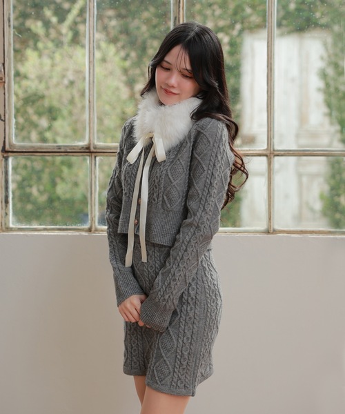 M DOLLY(エムドリー)の「fur tippet aurora knit set up/ファーティペットアウローラニットセットアップ(セットアップ・レディース・グレー/アイボリー・FREE)」の8枚目の写真