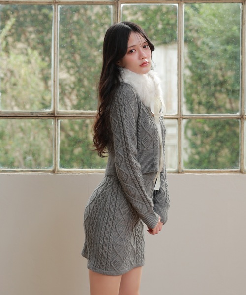 M DOLLY(エムドリー)の「fur tippet aurora knit set up/ファーティペットアウローラニットセットアップ(セットアップ・レディース・グレー/アイボリー・FREE)」の9枚目の写真