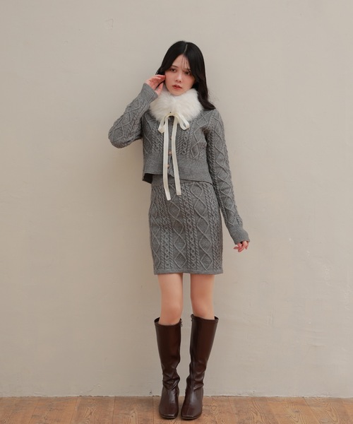 M DOLLY(エムドリー)の「fur tippet aurora knit set up/ファーティペットアウローラニットセットアップ(セットアップ・レディース・グレー/アイボリー・FREE)」の13枚目の写真
