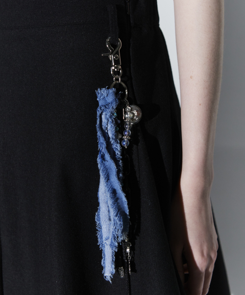 RSSC(アールエスエスシー)の「DENIM RAW CUTTING KEY CHAIN - DE(キーケース/キーアクセサリー・レディース・その他・FREE)」の2枚目の写真