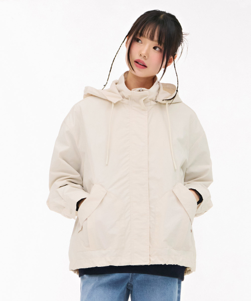 CHASECULT(チェイスカルト)の「女性フード取り外し可能ジャケット-アイボリー(ナイロンジャケット・レディース・オートミール・90/85)」の4枚目の写真
