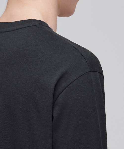 MUSINSA STANDARD（ムシンサスタンダード）の「[クールタンダード] クルーネック長袖Tシャツ [ダークグレー]（Tシャツ/カットソー・メンズ・その他・SMALL/MEDIUM/LARGE/X-LARGE/XX-LARGE/XXX-LARGE）」の5枚目の写真