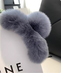 I.O.E（アイオイ）の「ふわふわファーヘアクリップ（バレッタ/ヘアクリップ）」