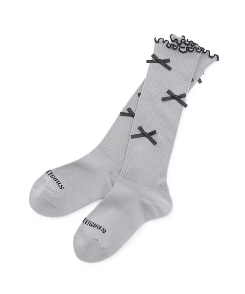 by LOVEiT（バイラビット）の「メロウリボンハイソックス（ソックス/靴下・キッズ・ブラック/オフホワイト/グレー・M/L）」の3枚目の写真