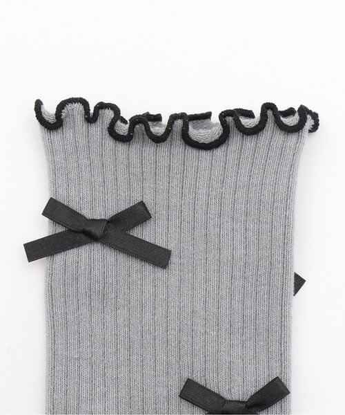 by LOVEiT（バイラビット）の「メロウリボンハイソックス（ソックス/靴下・キッズ・ブラック/オフホワイト/グレー・M/L）」の4枚目の写真