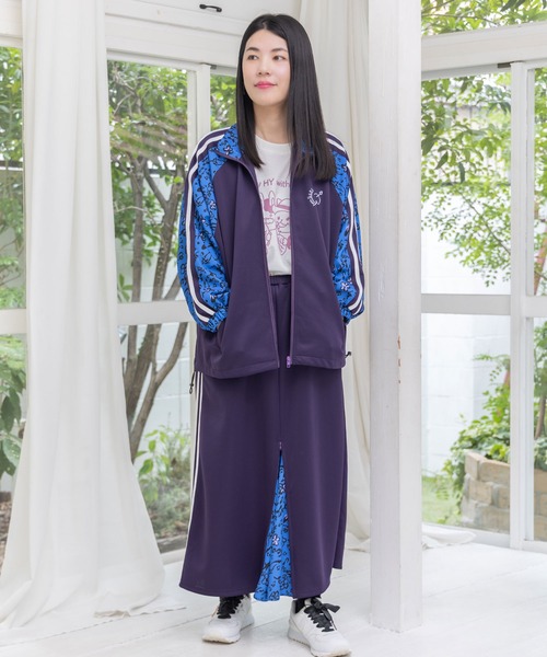 ScoLar(スカラー)の「153716:仲宗根泉(HY)コラボ 柄切替ジャージスカート(スカート・レディース・ブラック/パープル・M)」の1枚目の写真