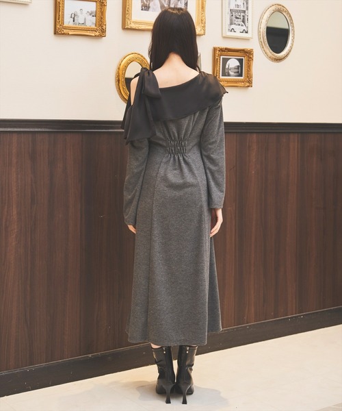 AND COUTURE(アンドクチュール)の「ショルダーリボンカットソーワンピース(ワンピース・レディース・ブラウン/ベージュ/チャコールグレー・FREE)」の8枚目の写真