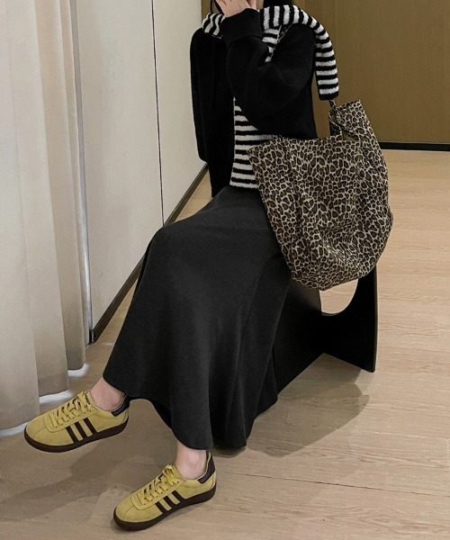 SallyLunn(サリーラン)の「Aラインニットスカート(スカート・レディース・ブラック/ブラウン/ホワイト/グレー・MEDIUM/LARGE)」の6枚目の写真