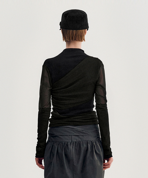 KIMZISU(キムジス)の「Layered Long Sleeve Top _ BLACK(Tシャツ/カットソー・レディース・ブラック・OS)」の4枚目の写真