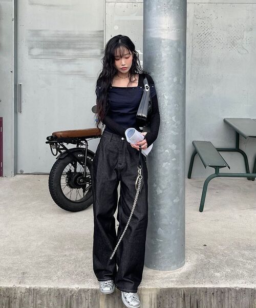 WEST GRAND BOULEVARD(ウエストグランドブルバード)の「ヒューズワイドワンタック生地デニムパンツBLACKINDIGO(デニムパンツ・レディース・その他・MEDIUM/LARGE/X-LARGE/X-SMALL/SMALL)」の5枚目の写真
