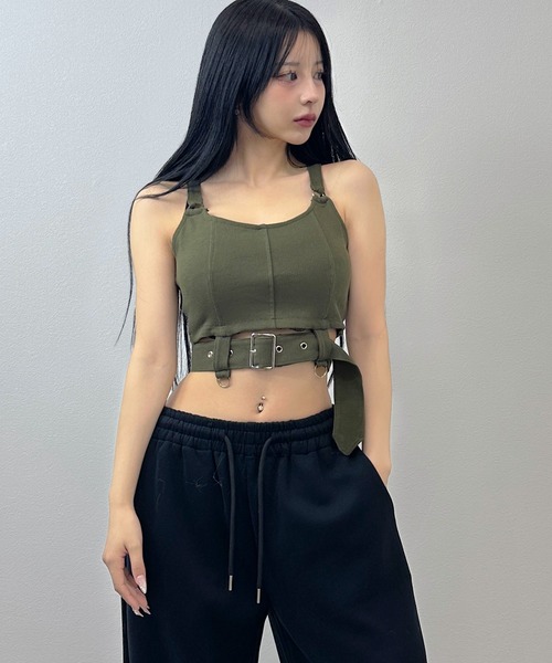 FOLLOWIN(フォロウィン)の「【SET UP】2wayレースリボンクロップドフーディー & タンクセットアップ(セットアップ・レディース・ブラック/カーキ・FREE)」の22枚目の写真