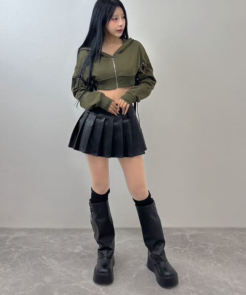 FOLLOWIN(フォロウィン)の「【SET UP】2wayレースリボンクロップドフーディー & タンクセットアップ(セットアップ・レディース・ブラック/カーキ・FREE)」の14枚目の写真