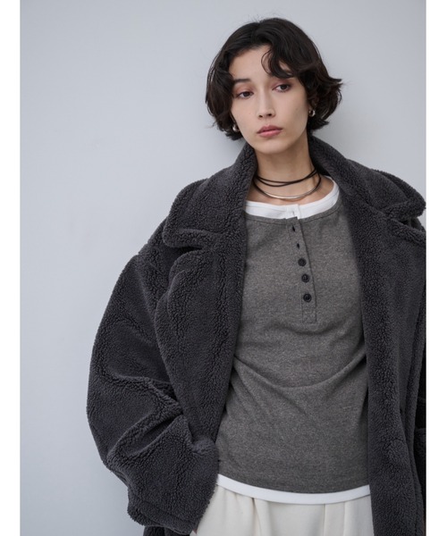 AIC.（エーアイシー）の「ボアロングテーラードコート（チェスターコート・レディース・モカ/チャコールグレー・FREE）」の17枚目の写真