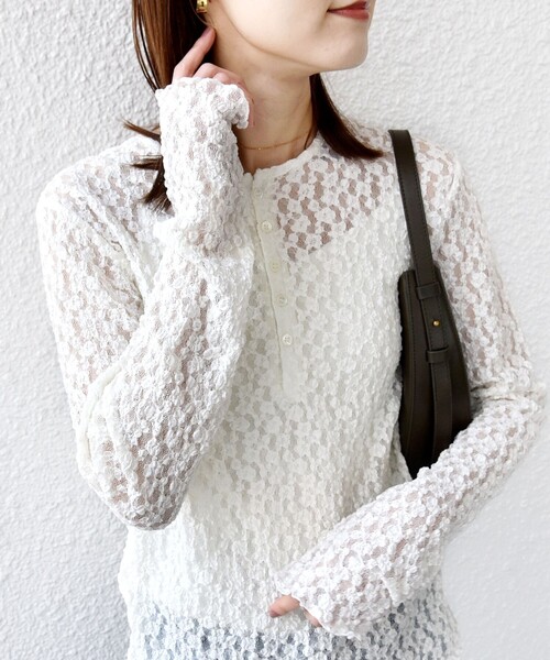 SHIPS(シップス)の「〈手洗い可能〉ラッセル レース ヘンリー ネック 2WAY プルオーバー(Tシャツ/カットソー・レディース・オフホワイト/ネイビー/ブラック/ホワイト・ONE SIZE)」の19枚目の写真