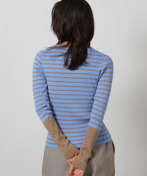 LAKOLE（ラコレ）の「12ゲージ袖配色ニット2 / 638483（ニット/セーター・レディース・ネイビー/オフホワイト/ホワイト×ブラック/ブラック/ライトブルー・FREE）」の11枚目の写真