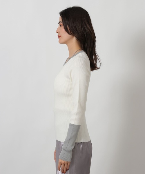 LAKOLE（ラコレ）の「12ゲージ袖配色ニット2 / 638483（ニット/セーター・レディース・ネイビー/オフホワイト/ホワイト×ブラック/ブラック/ライトブルー・FREE）」の22枚目の写真