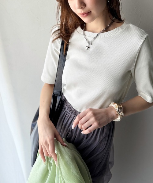 classicalelf（クラシカルエルフ）の「さりげなく華奢見せで大人の魅力アップ。5分袖ストレッチリブコンパクトトップス（Tシャツ/カットソー・レディース・オフホワイト/ブラウン/アイボリー/ブラック・X-LARGE/SMALL/MEDIUM/LARGE）」の9枚目の写真